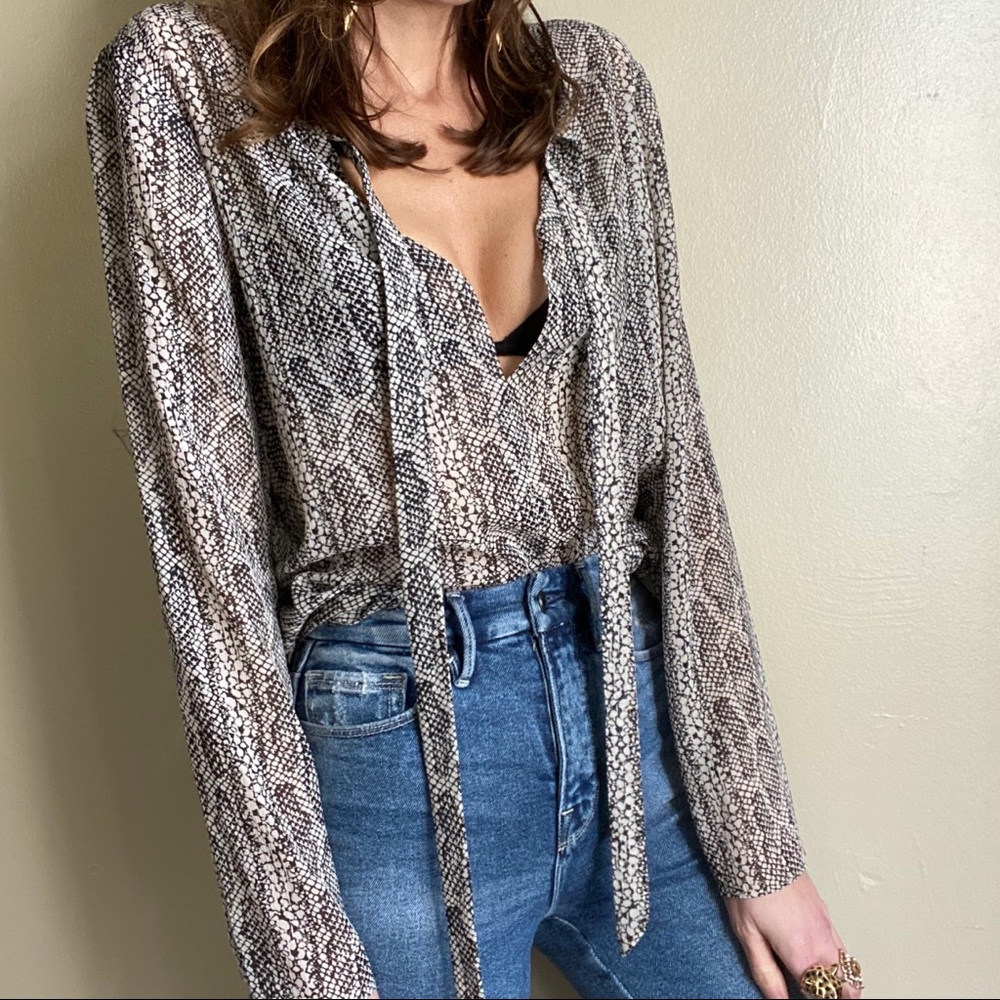 Theory silk snake print blouse - Picture 4 of 8